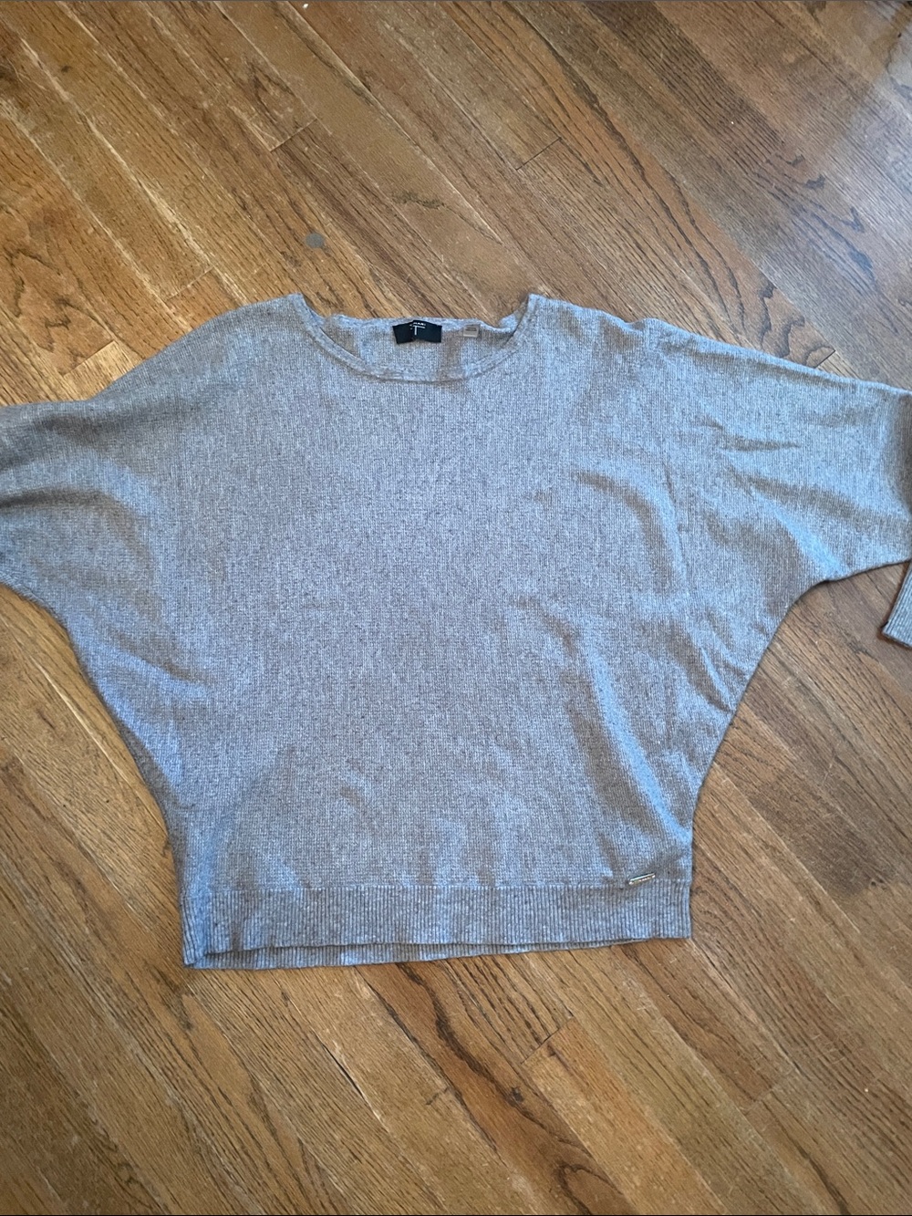 Tahari size large Light Gray Crewneck Knit Sweater